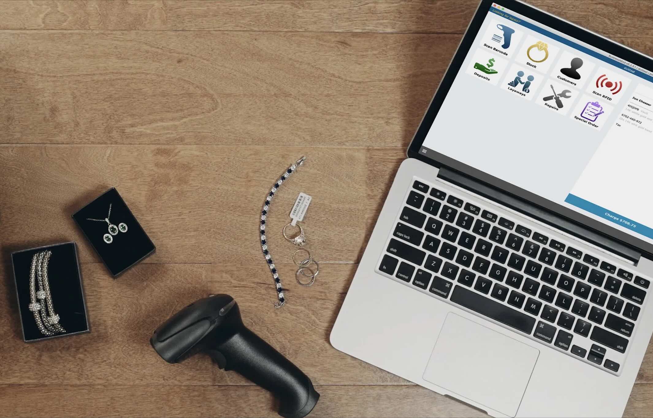 A jewelry retailer using businessmind DCIT with ARISE payments software.